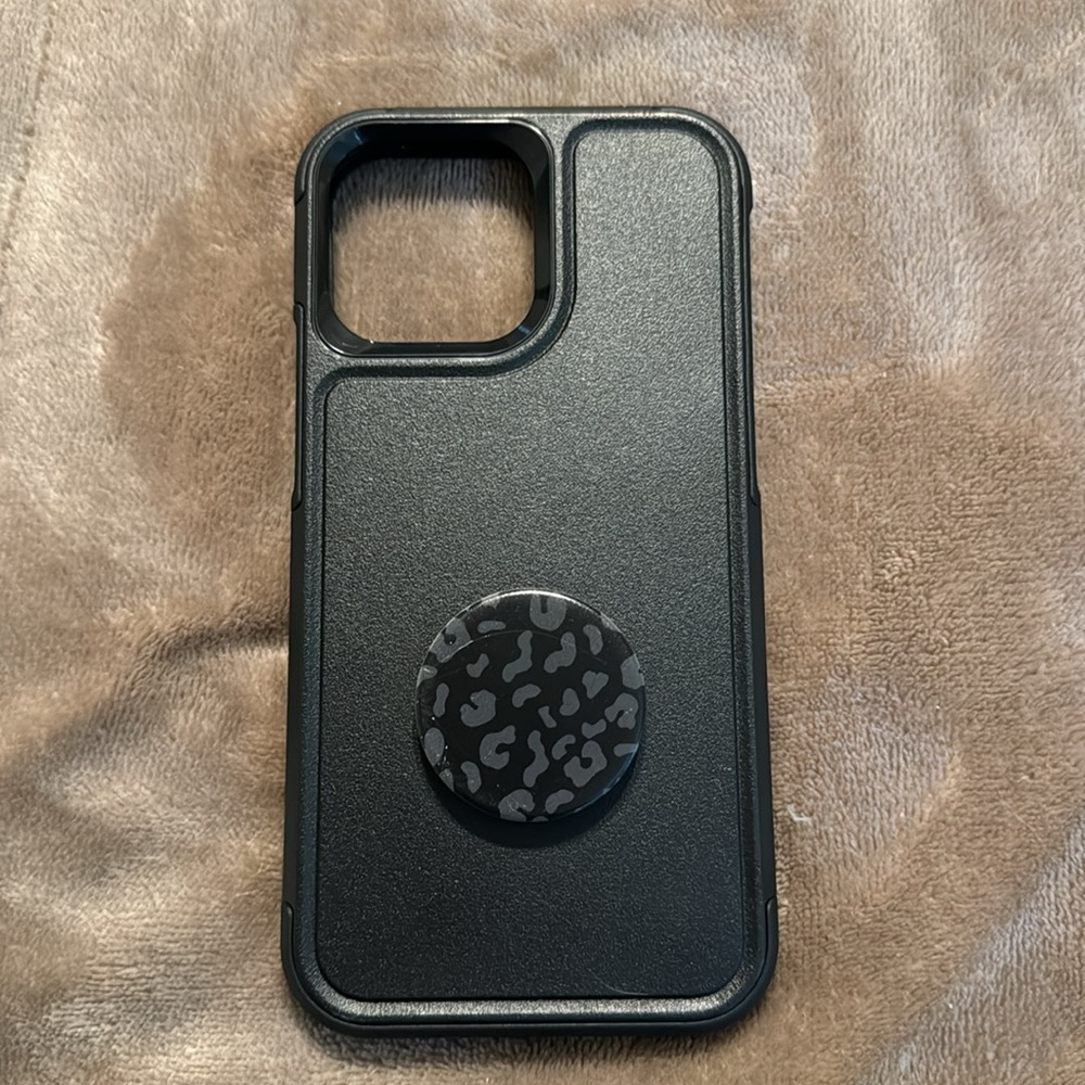 iPhone 13 max pro case with pop socket